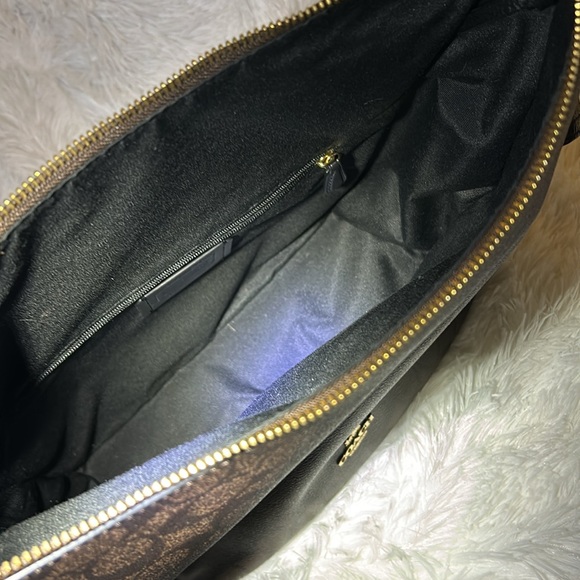 Signature Coach shoulder bag - Picture 2 of 6